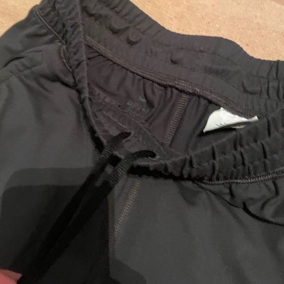 Nike jogger sweatpants super soft and stretchy material - Picture 6 of 11